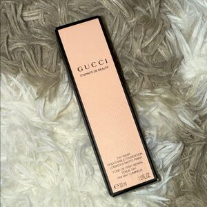 Gucci 24H Wear Breathable Foundation, Luminous Matte Finish in Shade 370O Medium